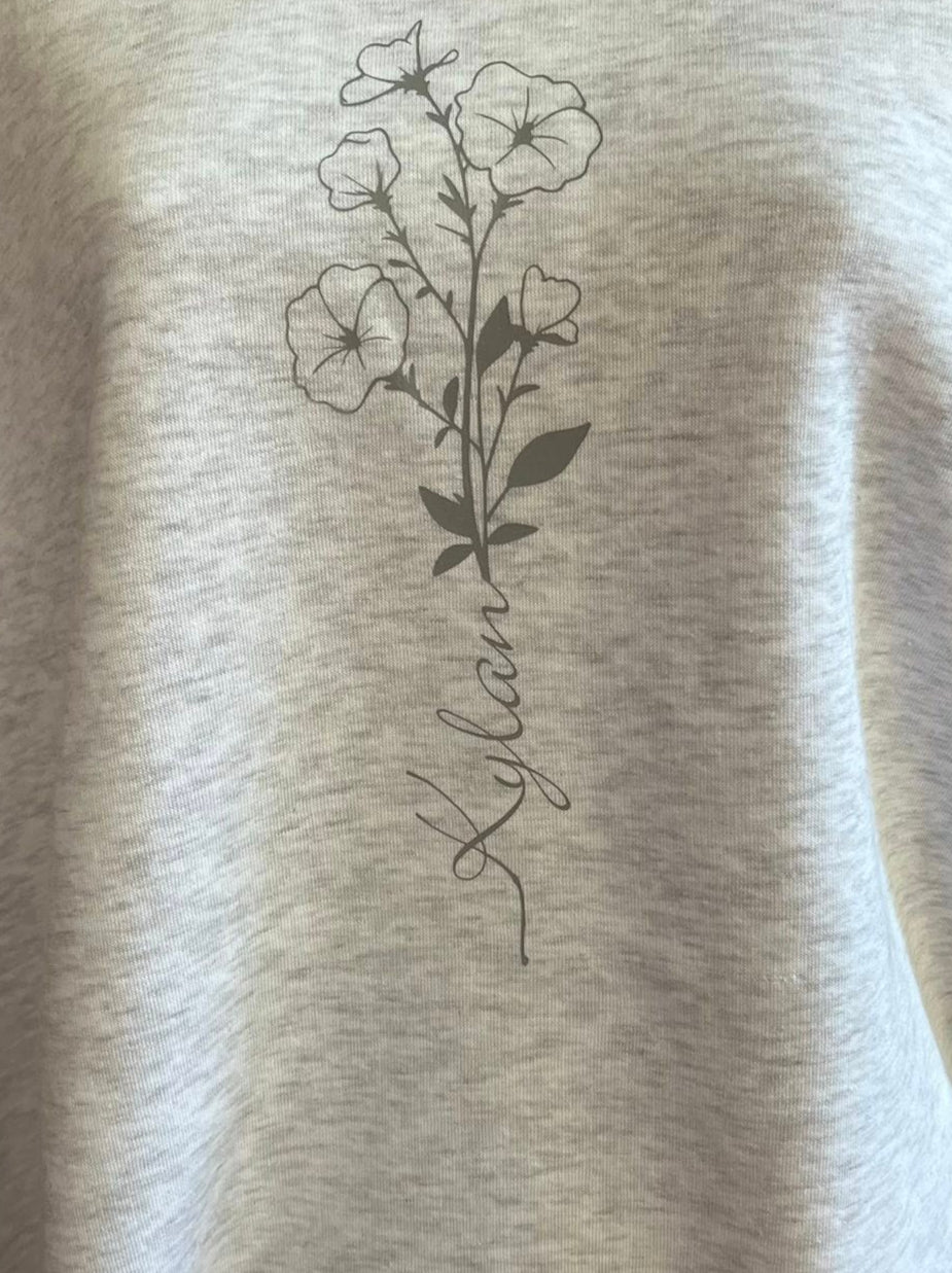 Sweat shirt with birth flower and name
